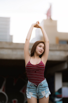 年轻的女老师电影